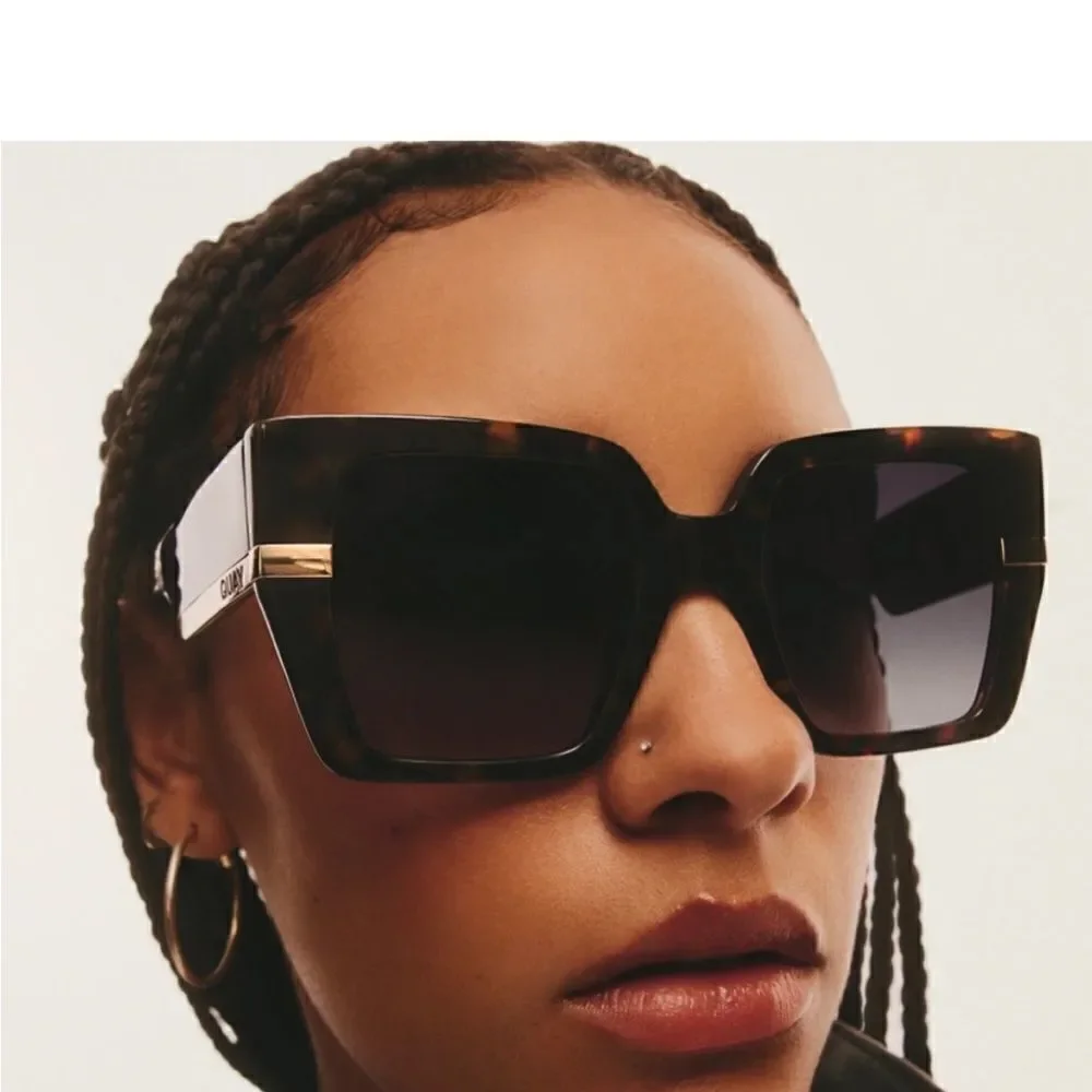 NWT Quay notorious Neutral Tort Frame / Smoke Lens Brand New in Case